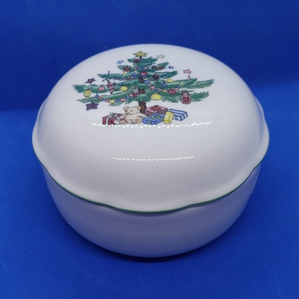 Vintage Nikko Christmas Tree Trinket Jewelry Box Holiday Gift Porcelain Japan